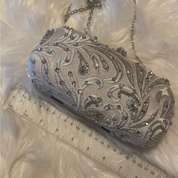 💎 Satin sequinned and crystal purse/clutch NWOT - Picture 5 of 6
